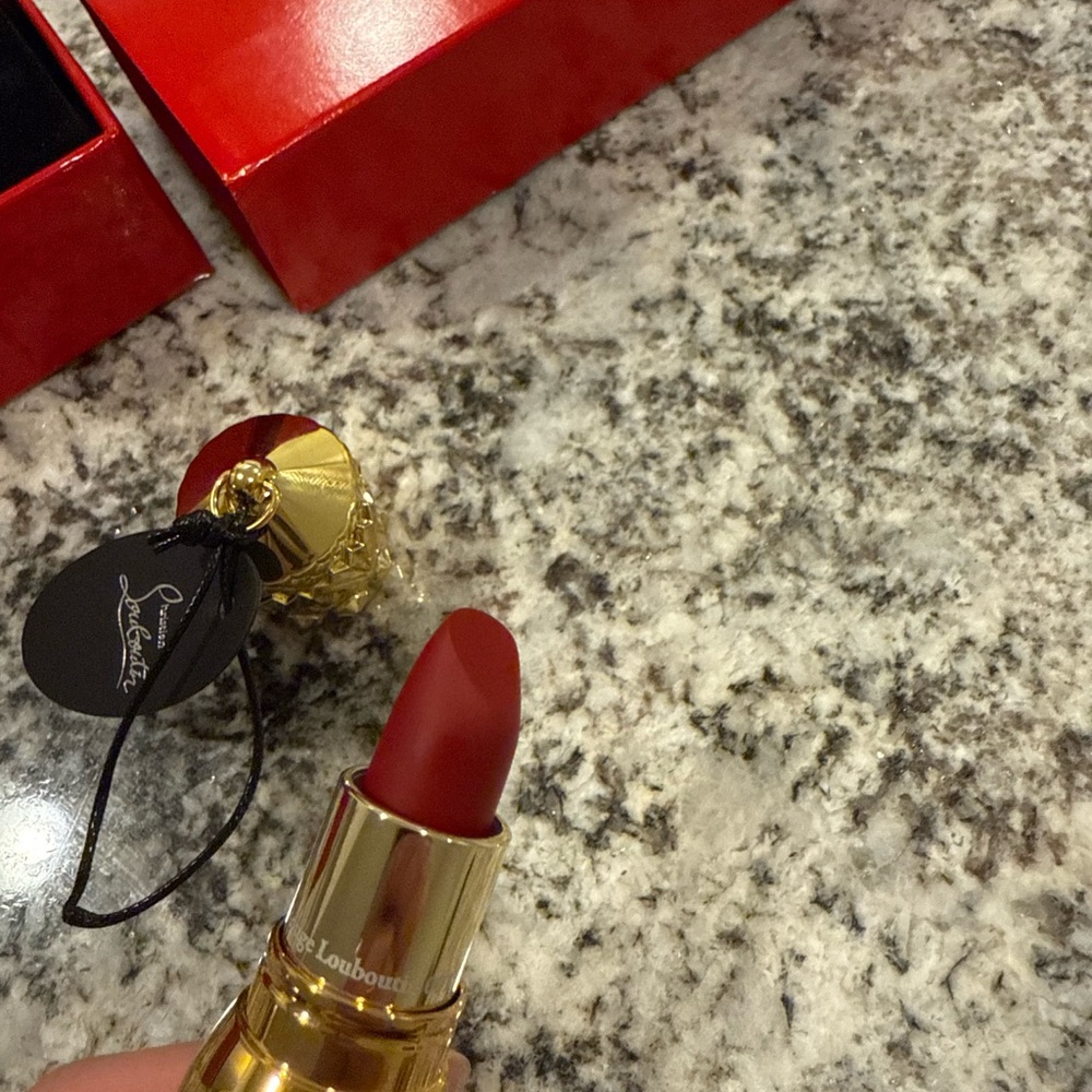 Christian Louboutin Lipstick in Rouge Louboutin 001 - Picture 2 of 4